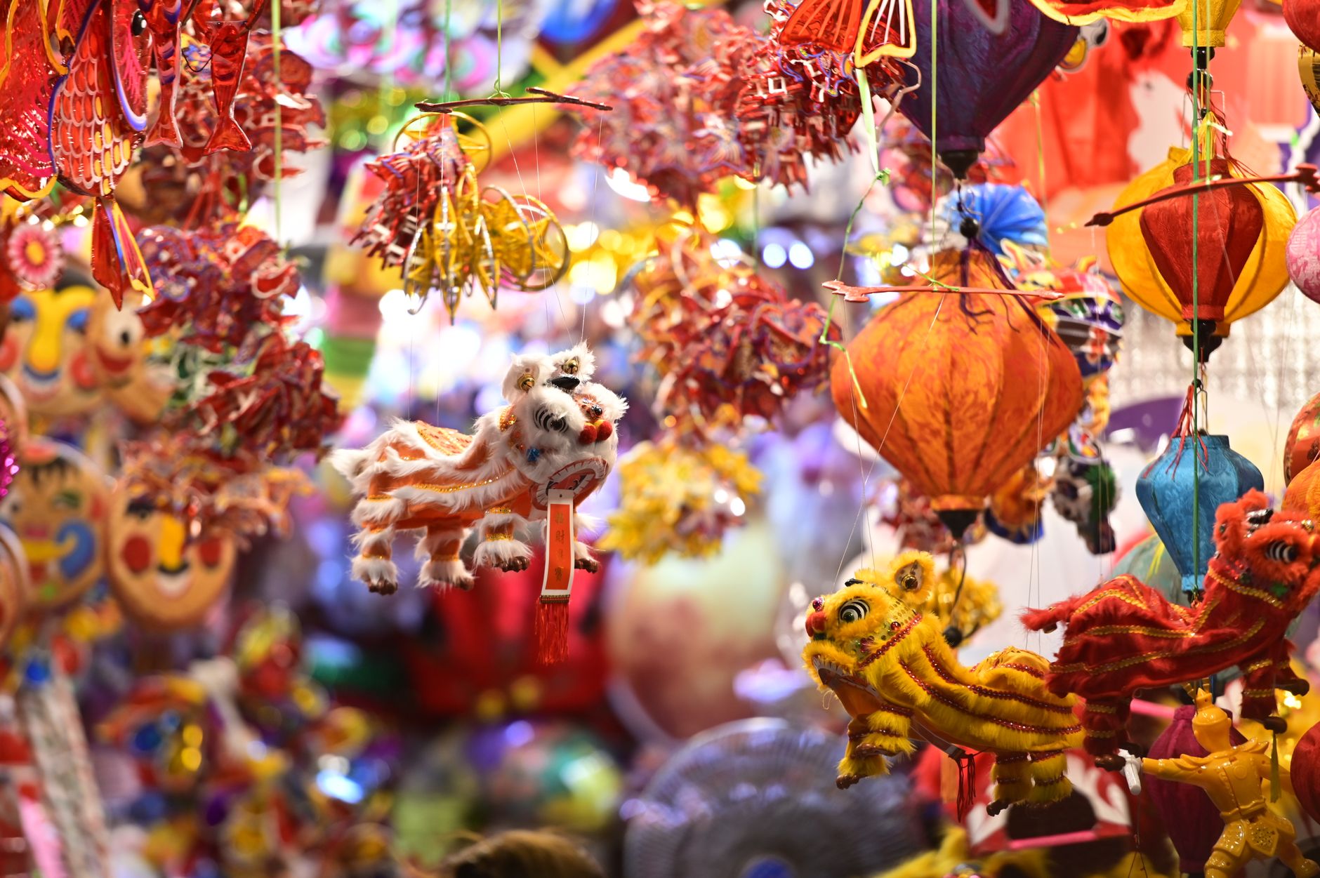 vietnamese mid autumn festival lanterns market