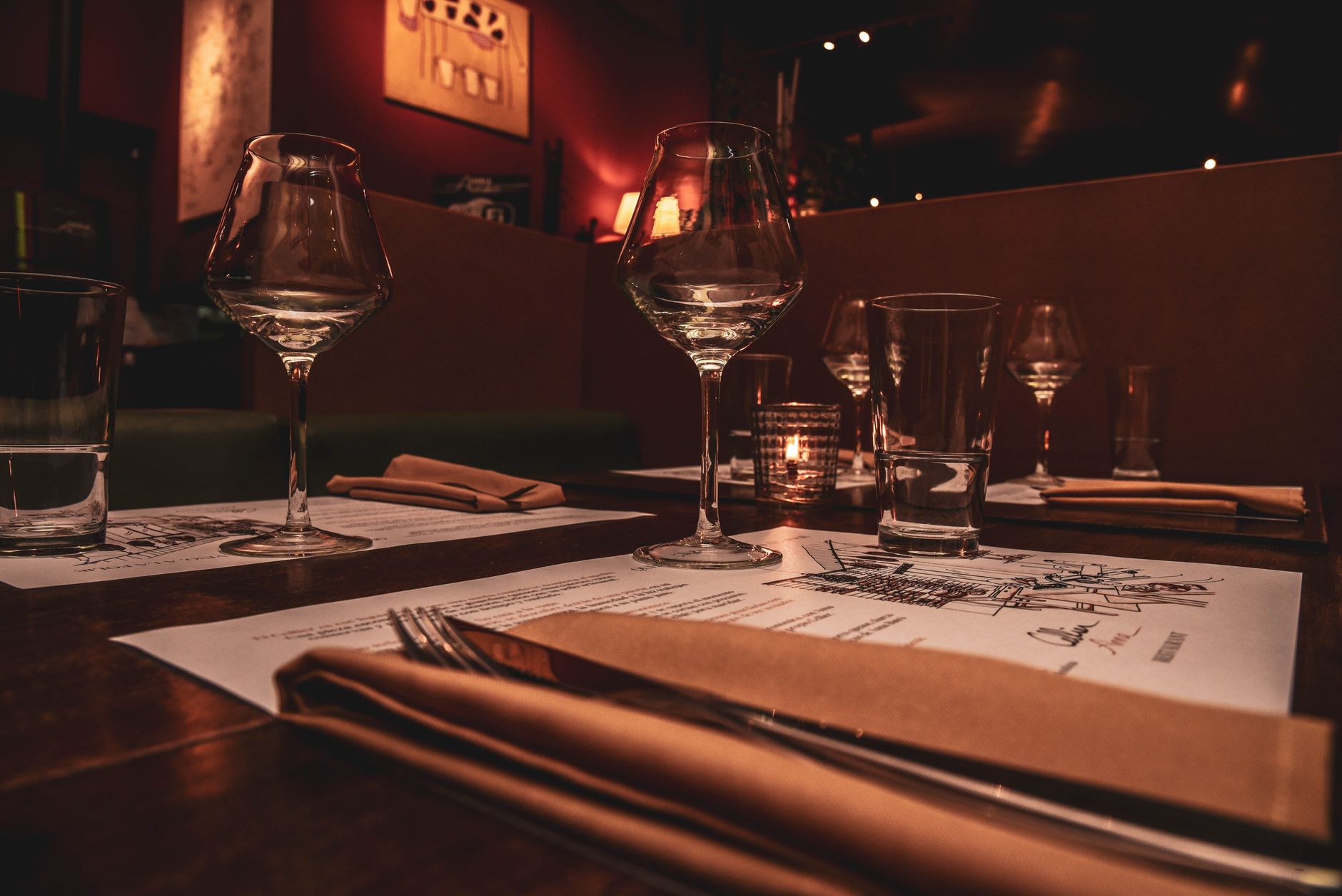 vietnamese fine dining table setting candlelight