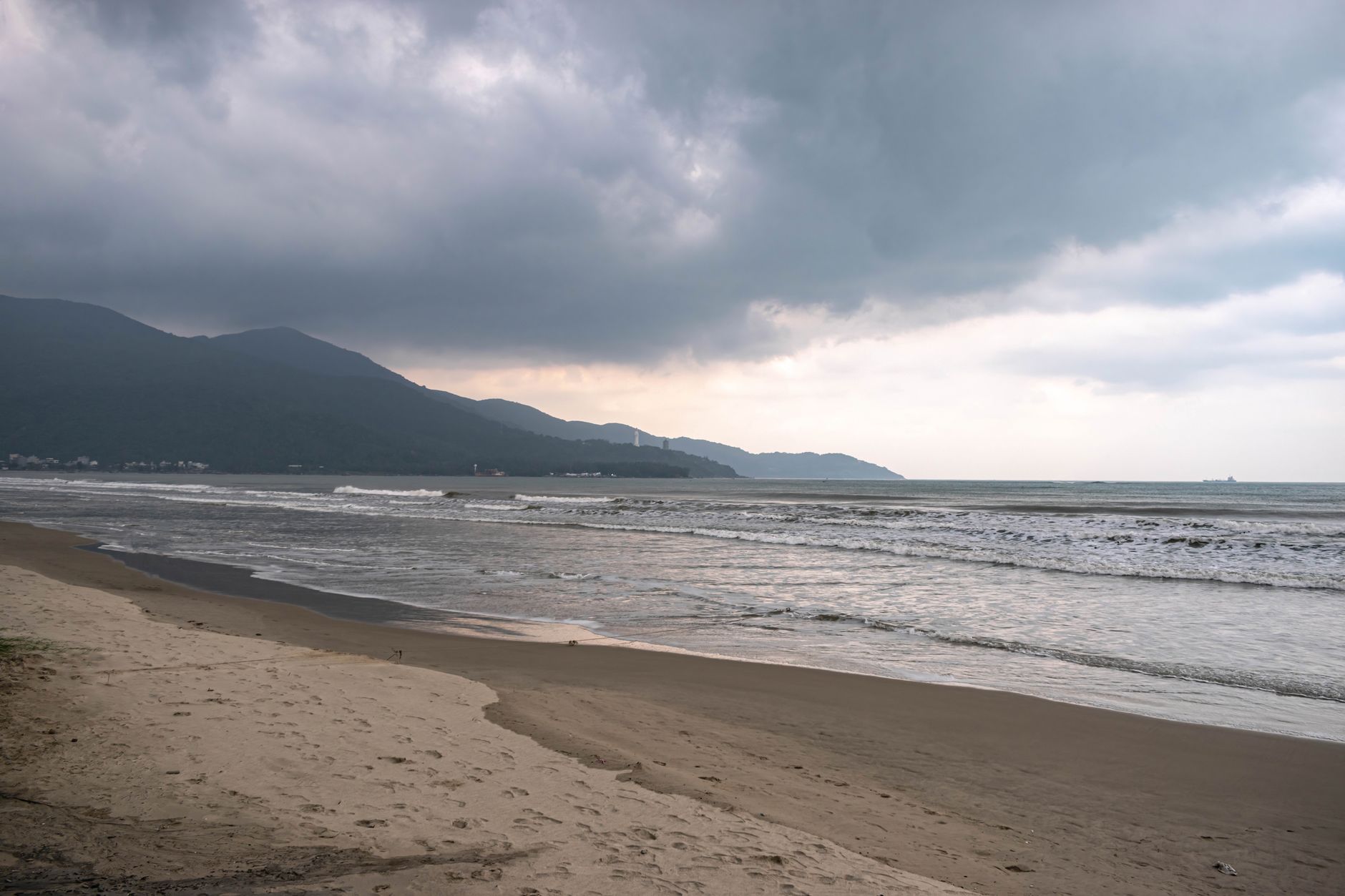 da nang coastline stormy clouds