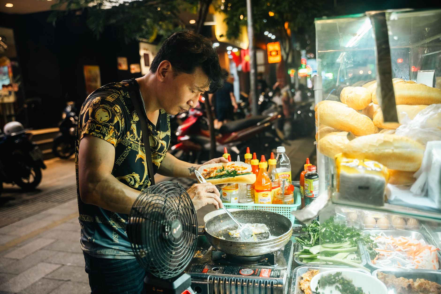 vietnamese banh mi sandwich street stall