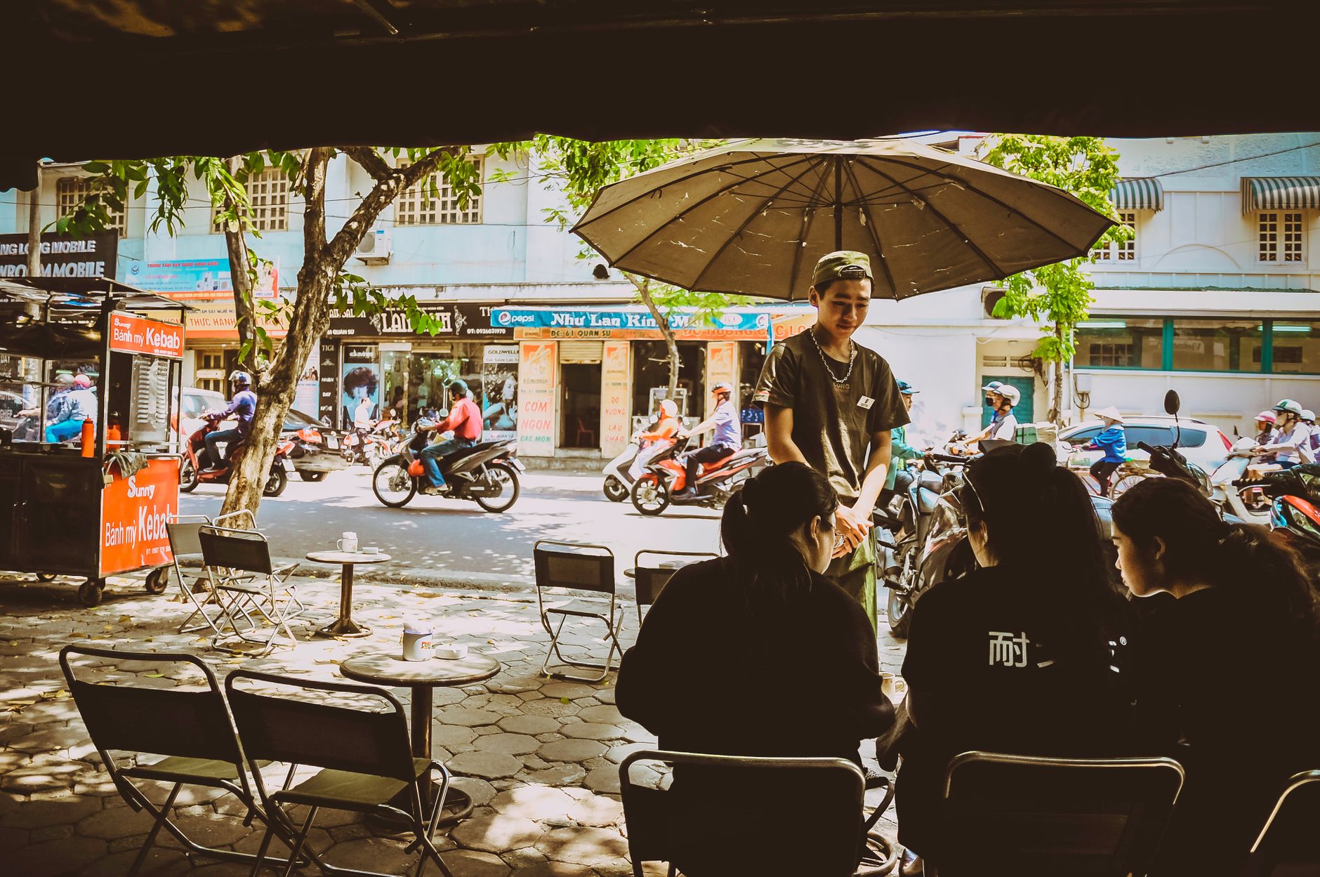 hanoi restaurant dining evening street